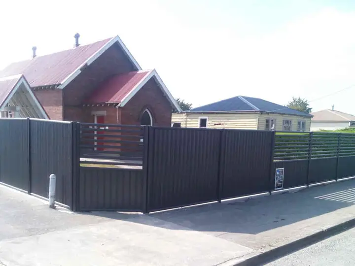 Monument Colorbond fence in Mataura